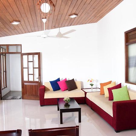 Saru Holiday Apartment - Upto 6 Guests Канди Экстерьер фото