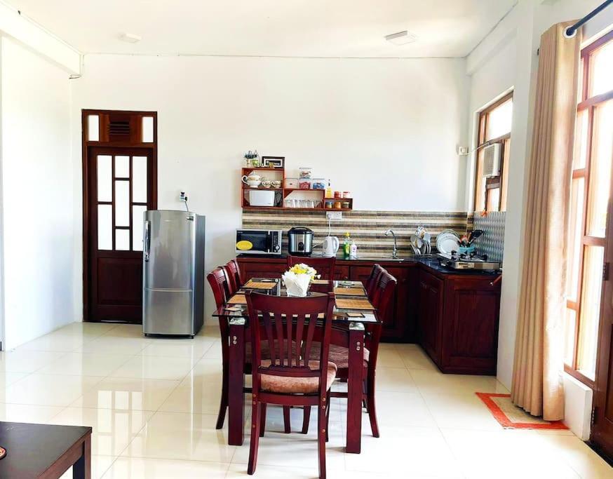 Saru Holiday Apartment - Upto 6 Guests Канди Экстерьер фото